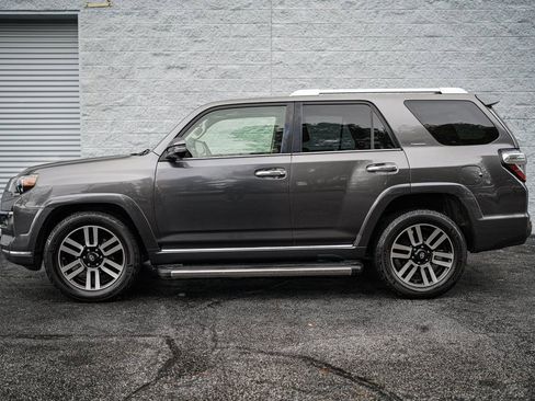 Used 2016 Toyota 4Runner Limited image 10