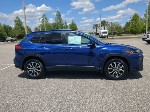 Used 2024 Toyota Corolla Cross SE AWD/4WD image 3