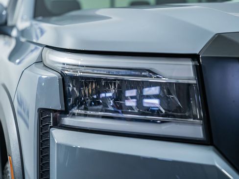 Used 2024 Nissan Frontier PRO-4X w/ Pro Convenience Package image 12