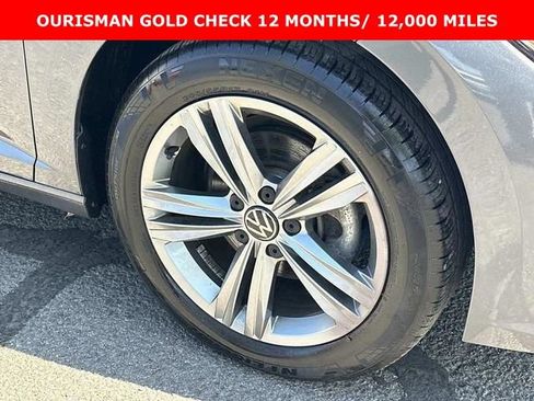 Used 2024 Volkswagen Jetta SE w/ Panoramic Sunroof Package FWD image 8