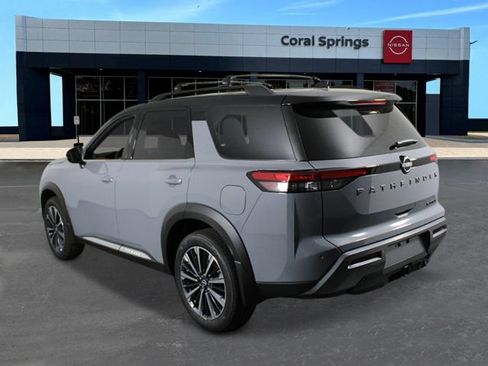 New 2026 Nissan Pathfinder Platinum FWD image 3