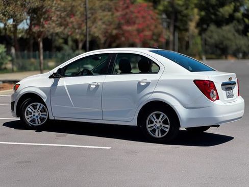 Used 2015 Chevrolet Sonic LT FWD image 10