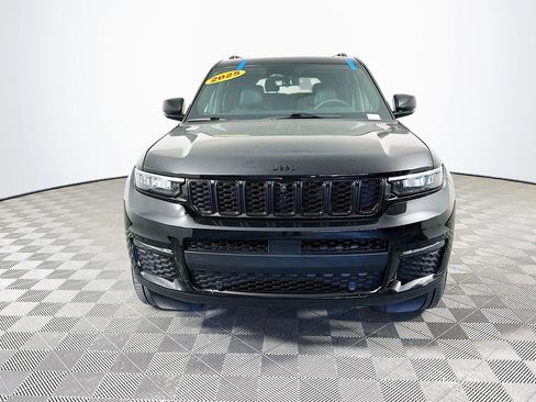 Certified 2025 Jeep Grand Cherokee L Limited w/ Luxury Tech Group II image 4