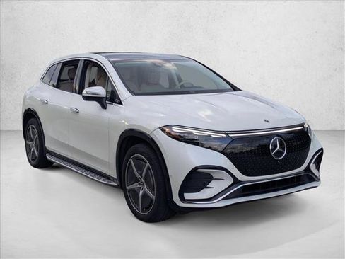 Used 2023 Mercedes-Benz EQS 450+ SUV image 3