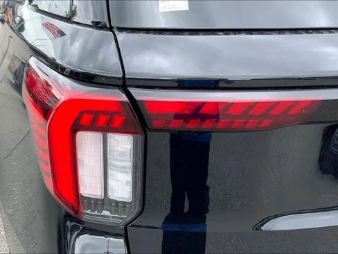 New 2026 Ford Explorer Active RWD image 14