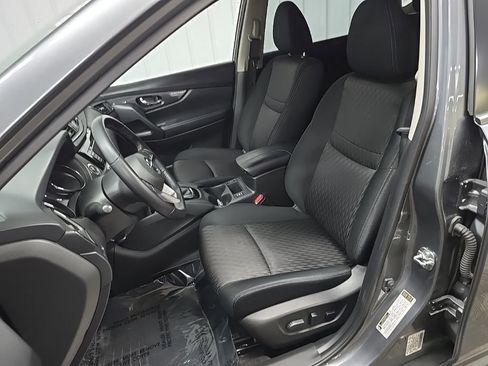 Used 2020 Nissan Rogue SV image 29