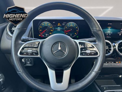 Used 2020 Mercedes-Benz GLB 250 4MATIC w/ Premium Package image 31