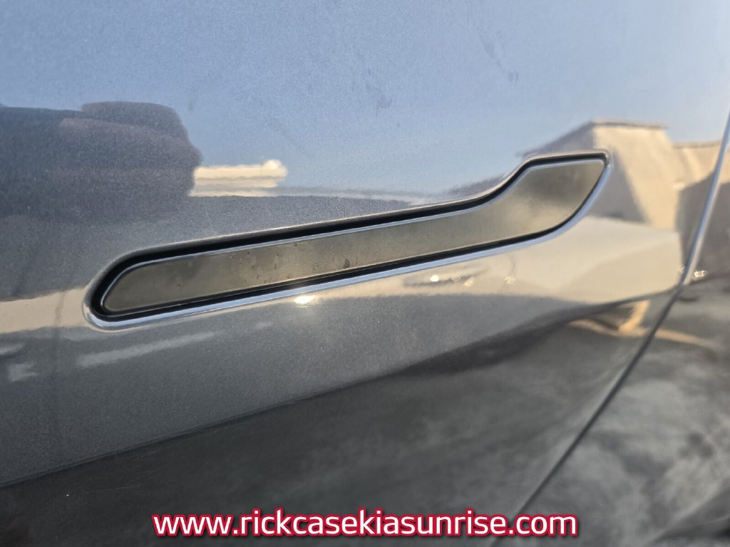 Used 2023 Tesla Model Y 2WD image 6