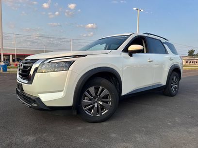 Used 2024 Nissan Pathfinder SV