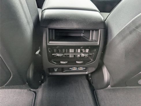 Used 2025 Jeep Grand Cherokee Altitude AWD/4WD image 19