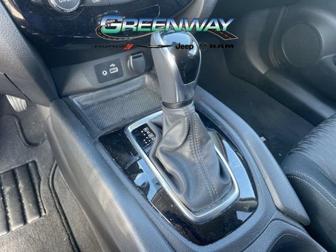 Used 2020 Nissan Rogue SV AWD/4WD image 21