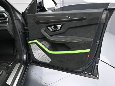 Used 2024 Lamborghini Urus Performante image 30