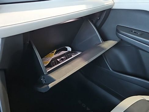 New 2026 Volkswagen Taos SE image 28