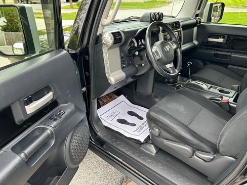 Used 2013 Toyota FJ Cruiser 4WD w/ Upgrade Pkg image 10