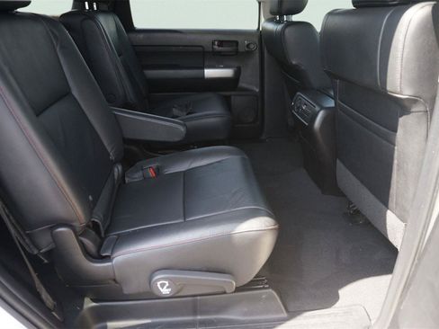 Used 2020 Toyota Sequoia TRD Pro AWD/4WD image 18