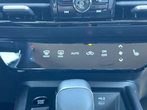 New 2026 Nissan Kicks SR image 4