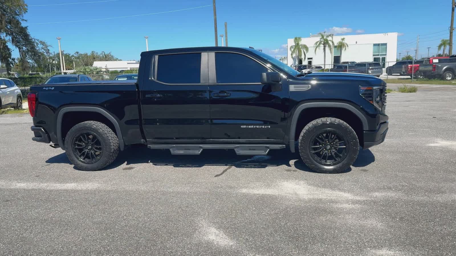 Used 2022 GMC Sierra 1500 Pro w/ Convenience Package AWD/4WD image 9