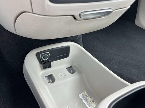 Used 2023 Chrysler Pacifica Touring-L FWD image 36