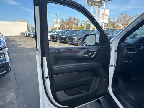 Used 2022 Chevrolet Tahoe Z71 w/ Luxury Package image 26