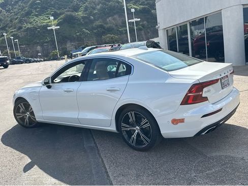 Used 2019 Volvo S60 T8 Inscription image 3