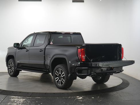 Used 2022 GMC Sierra 1500 AT4 w/ AT4 Premium Package image 9