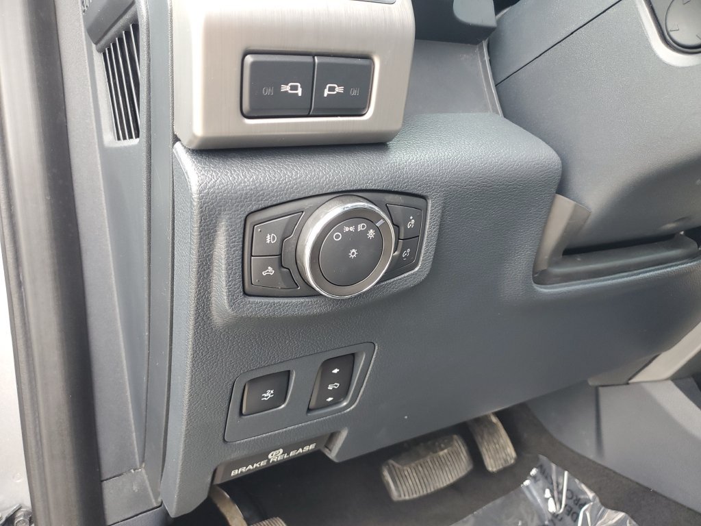 Used 2022 Ford F350 Platinum w/ Snow Plow Prep Package AWD/4WD image 40