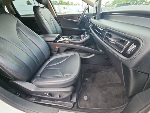 Used 2023 Lincoln Nautilus AWD w/ Premium Package image 33