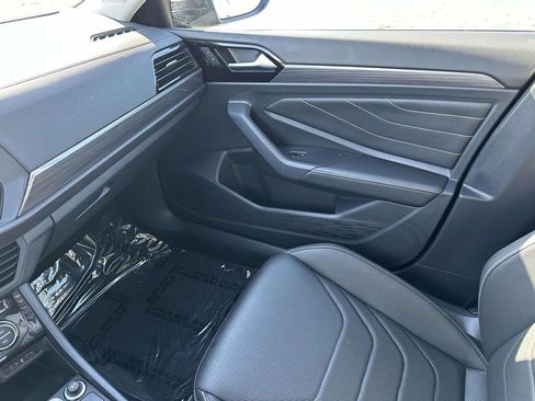 Certified 2022 Volkswagen Jetta SEL image 34