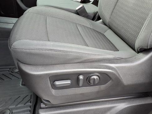 Used 2022 Chevrolet Silverado 1500 LT image 9