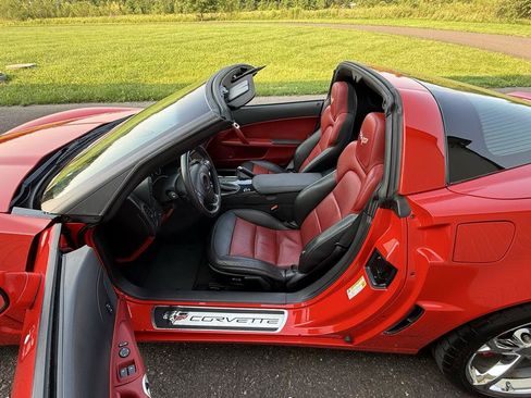 Used 2013 Chevrolet Corvette Grand Sport w/ 2LT Preferred Equipment Group RWD image 38