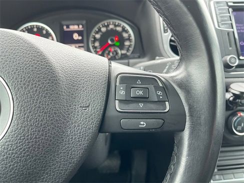 Used 2016 Volkswagen Tiguan SE image 25