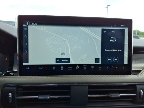Used 2023 Lincoln Corsair AWD w/ Equipment Group 101A image 17