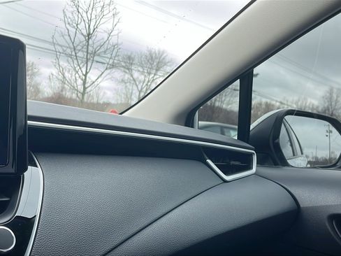 Used 2023 Toyota Corolla LE FWD image 18