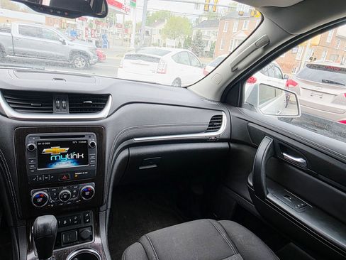 Used 2016 Chevrolet Traverse LT image 20