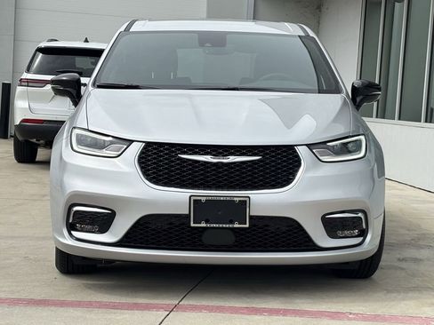 New 2026 Chrysler Pacifica Select FWD image 7