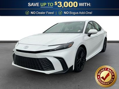 Used 2025 Toyota Camry SE w/ Multimedia Upgrade Package