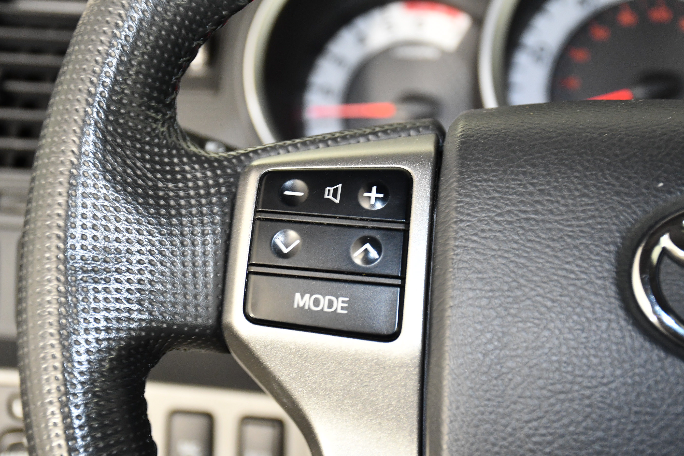 Used 2013 Toyota Tacoma 4x4 Double Cab w/ TRD Off-Road Pkg image 22
