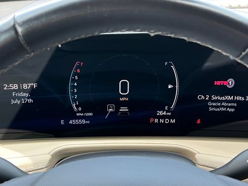 Used 2025 Cadillac XT4 Premium Luxury FWD image 28