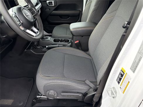 Used 2025 Jeep Wrangler Sahara w/ Safety Group image 10