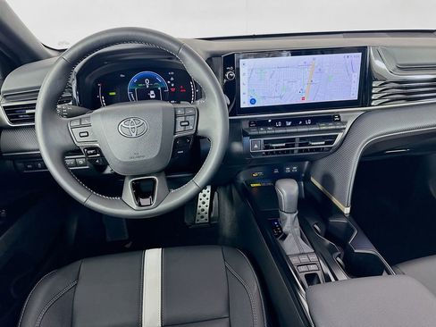 Used 2025 Toyota Camry SE image 23