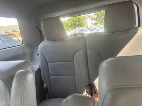 Used 2018 GMC Acadia SLT FWD image 19