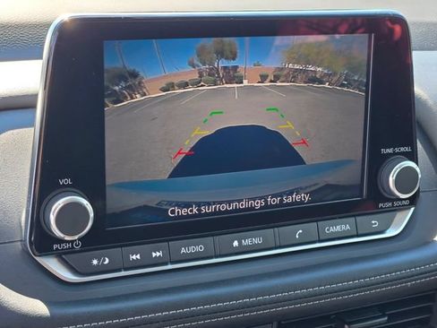 Used 2024 Nissan Rogue S FWD image 29