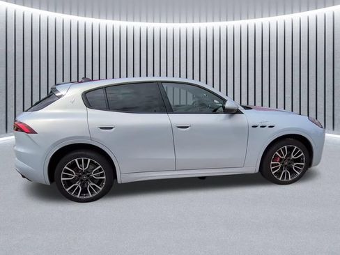 Used 2023 Maserati Grecale Modena AWD/4WD image 18