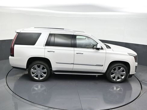 Used 2019 Cadillac Escalade Luxury RWD image 21