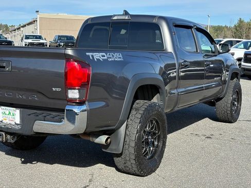 Used 2019 Toyota Tacoma TRD Off-Road image 48