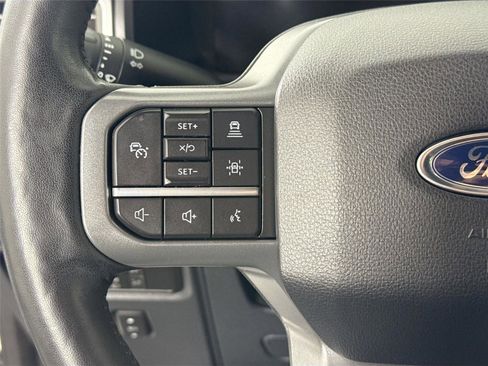 Used 2022 Ford F150 Lightning Lariat image 17