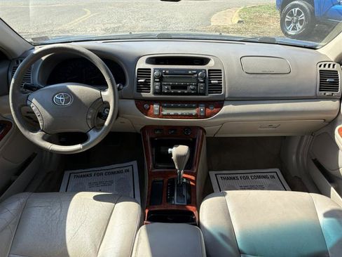 Used 2006 Toyota Camry V6 image 23