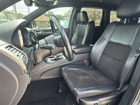 Used 2020 Jeep Grand Cherokee Altitude image 13