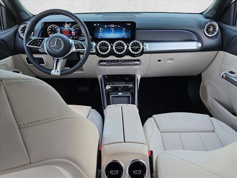Used 2025 Mercedes-Benz GLB 250 image 14