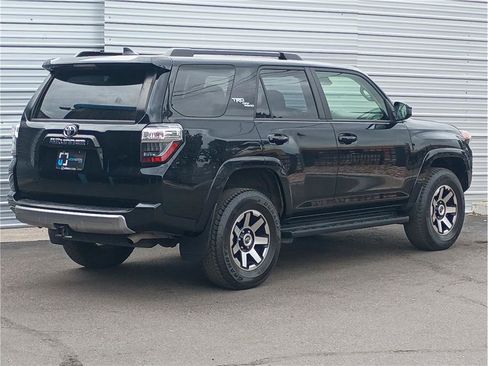 Used 2024 Toyota 4Runner TRD Off-Road image 10